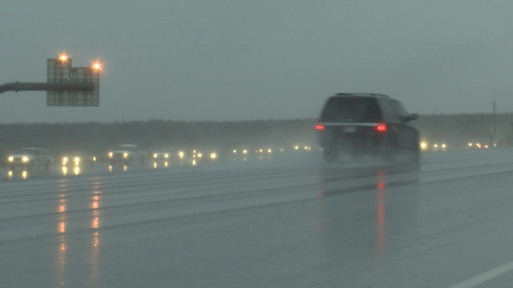 Las condiciones de humedad lento tráfico a lo largo de la Interestatal 15 después de que una tormenta se extendió por el estado, Washington County, Utah, Oct. 24, 2016 | Foto por Austin Peck, Noticias St. George
