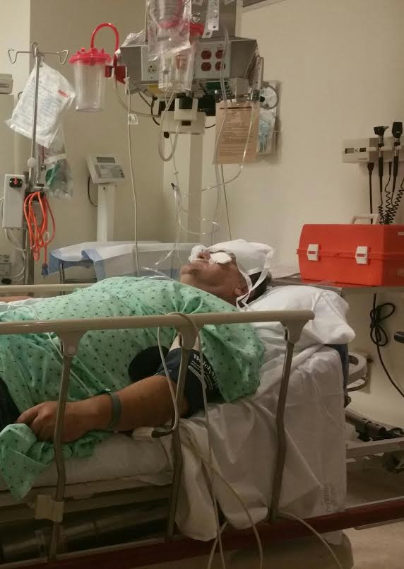  Timoteo Gee descansa en la sala de emergencias después de un accidente lo dejó sin visión de su ojo izquierdo, St. George, Utah 11 de Octubre, 2016 | Foto cortesía de Trevor Gee, Noticias St. George